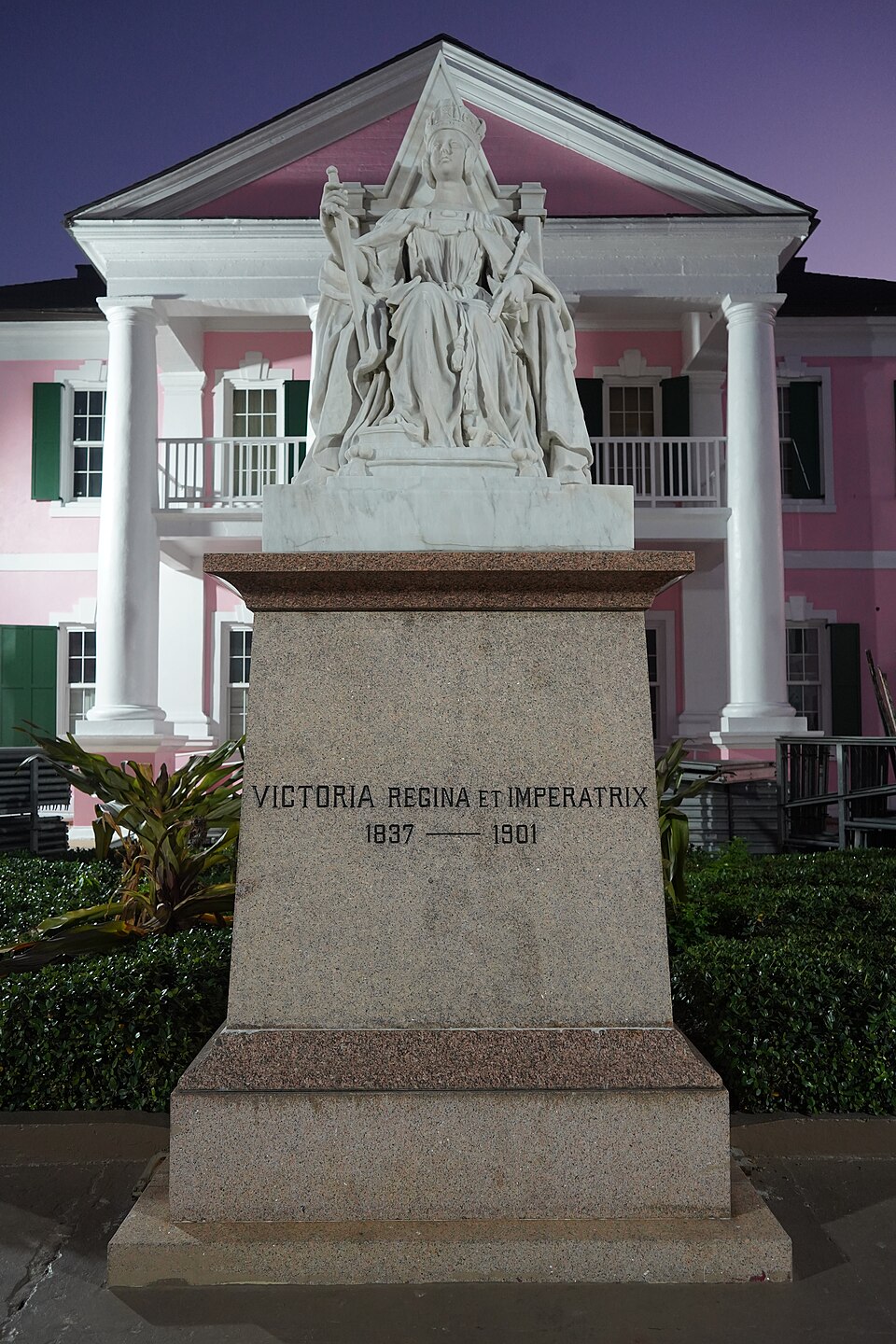 Downtown Nassau and Queen's Staircase — Nassau
