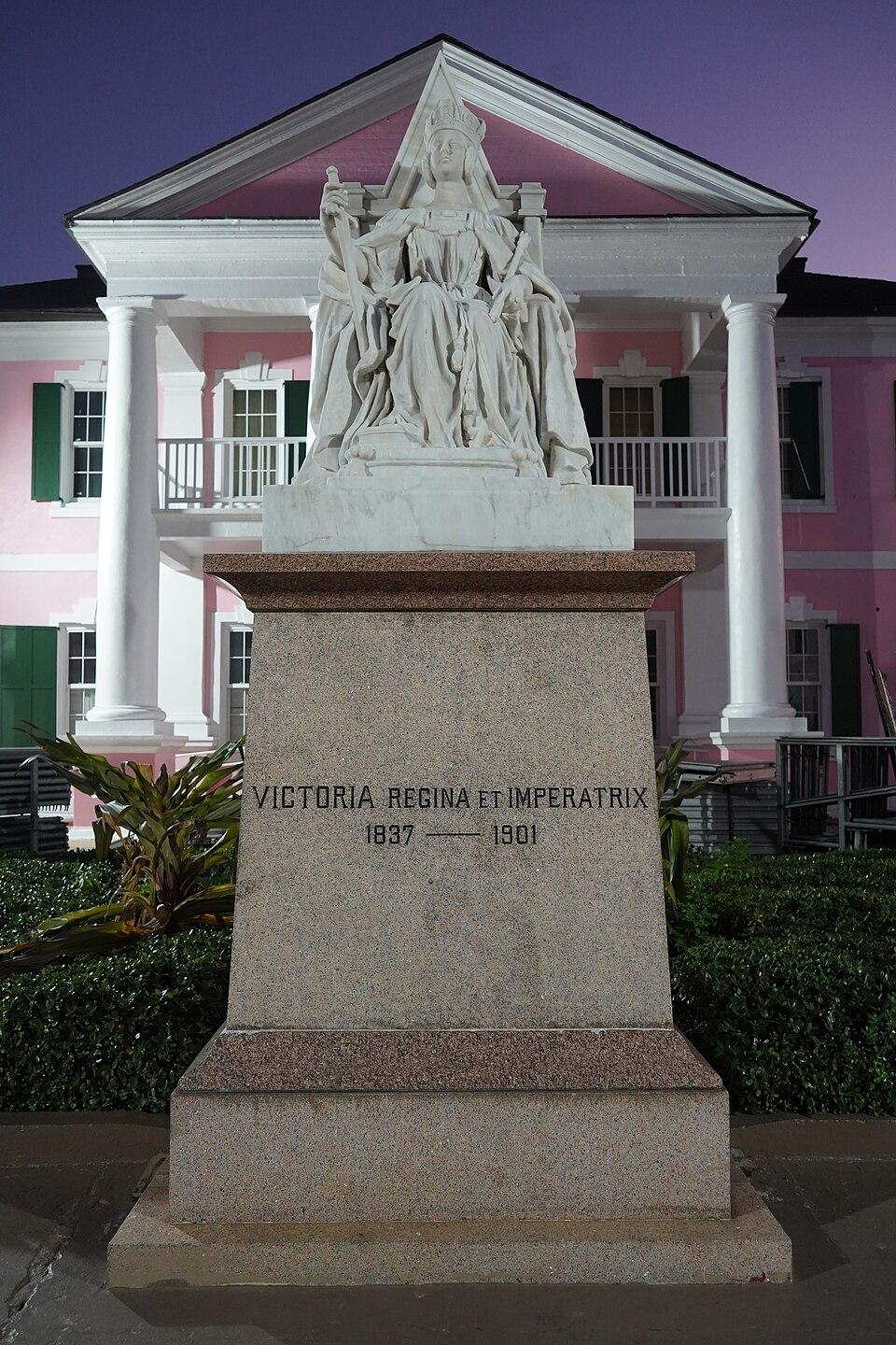 Downtown Nassau and Queen's Staircase — Nassau