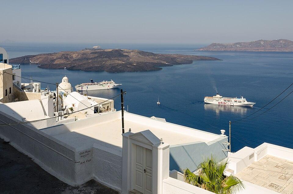 Fira to Oia caldera walk — Santorini