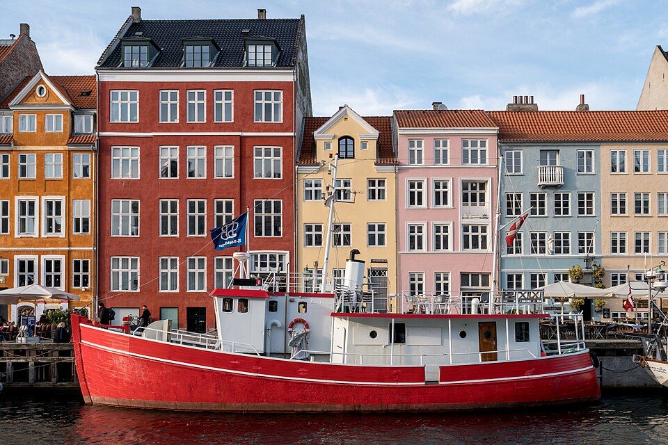 Walk Nyhavn early — Copenhagen