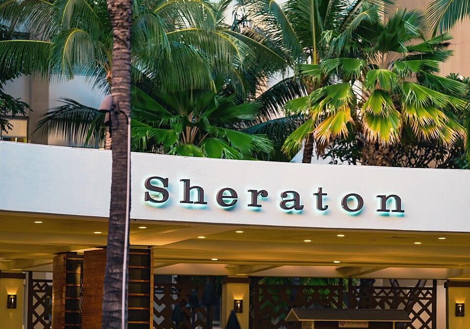 Waikiki beach and hotel strategy — Honolulu